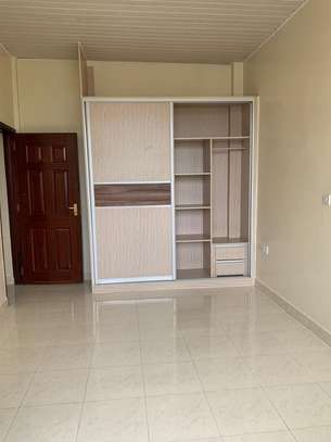 3 bedroom with Dsq image 7