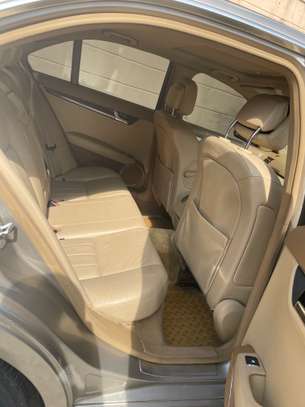 Mercedes benz c250 image 5