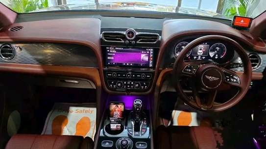 BENTLEY BENTAYGA 2024 image 9