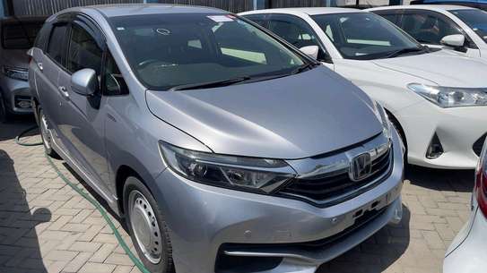 Honda shuttle hybrid 2018model image 1