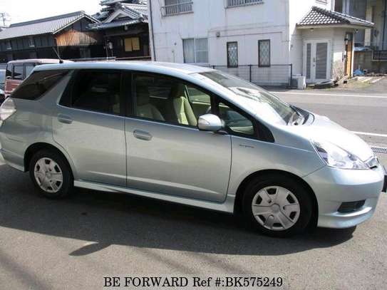 HYBRID SILVER HONDA SHUTTLE (MKOPO ACCEPTED) image 1