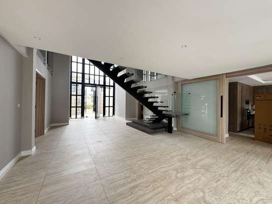 4 Bed Townhouse with En Suite in Runda image 5