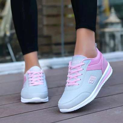 Ladies sneakers available from sizes 36_42 image 9