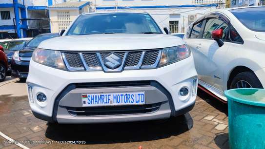 Suzuki Escudo 2018 White image 1