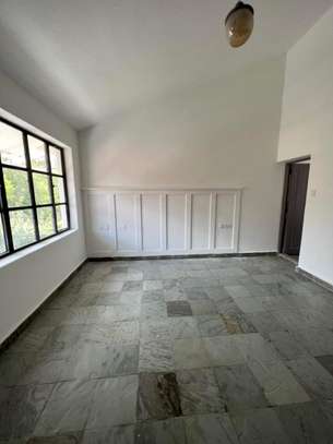 4 Bed Townhouse with En Suite in Kilimani image 5