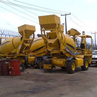 SELF-LOADING CONCRETE MIXER FOR HIRE! image 1