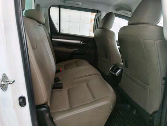 Toyota Hilux double cabin 2016 model image 3