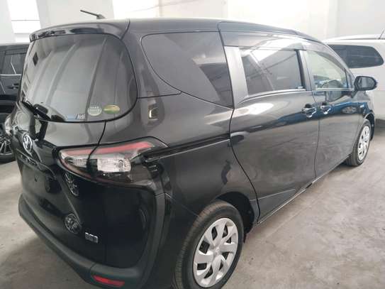 Toyota Sienta hybrid black colour on sale image 1