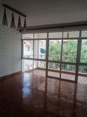 3 Bed Apartment with En Suite in Kilimani image 7