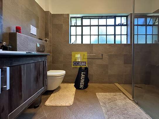 6 Bed Townhouse in Spring Valley image 8