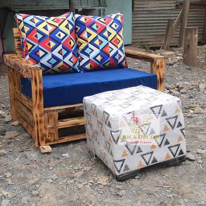 2 seater pallet sofa+ottoman/legrest image 1