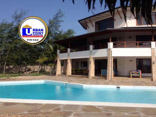 4 Bed House with Swimming Pool in Watamu image 4
