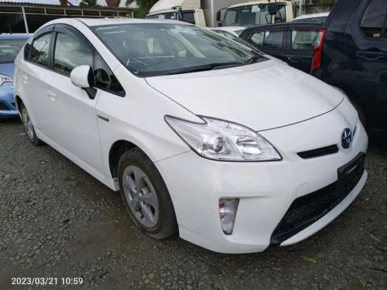 Toyota Prius newshape image 1