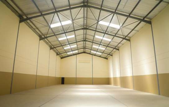 8400 ft² warehouse for rent in Mlolongo image 7