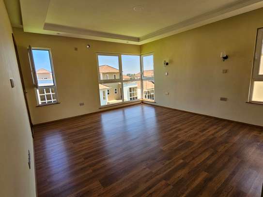 4 Bed House with En Suite at Runda image 5