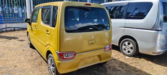 Suzuki Wagonr 2017 yellow image 2