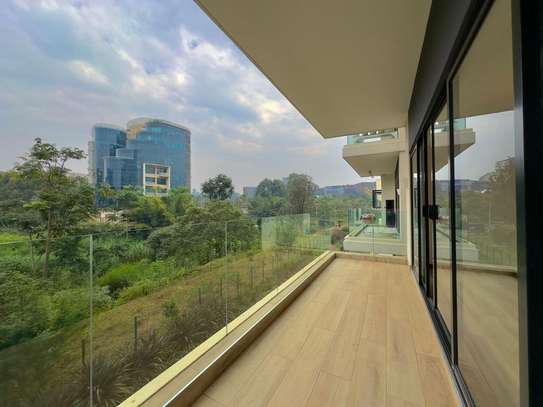 2 Bed Apartment with En Suite at Rosslyn image 13