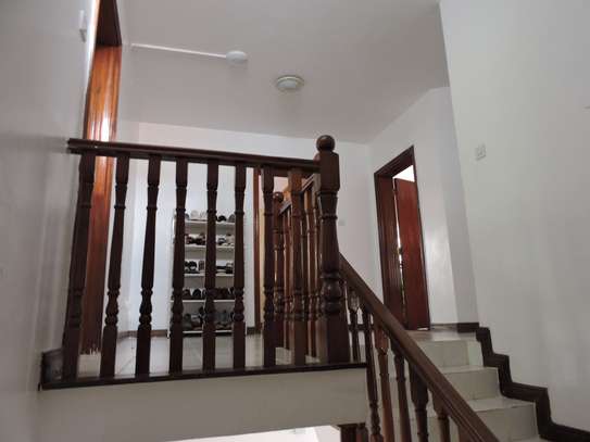 4 Bed Townhouse with Walk In Closet at Shanzu Road image 12