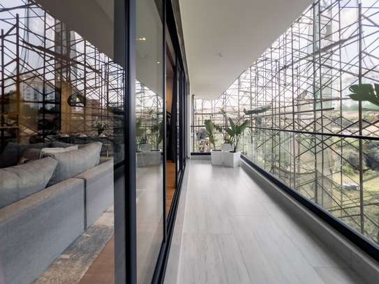 1 Bed Apartment with Swimming Pool in Riverside image 4