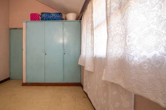 4 Bed Townhouse with En Suite in Ngumo Estate image 13
