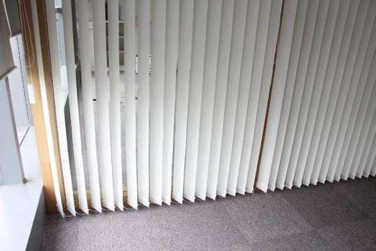NICE OFFICE BLINDS. image 1