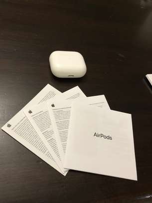AirPods 3 image 2