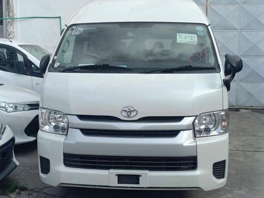 Toyota Hiace 9l Automatic Diesel 2018 image 2