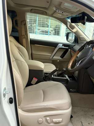 Toyota land cruiser Prado TZG diesel image 4