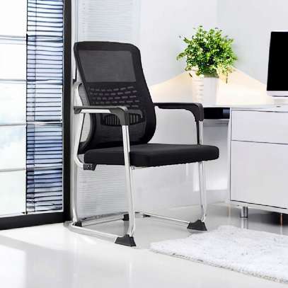 Mesh Ergonomic Midback Visitor's Chair image 4