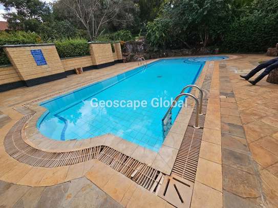 5 Bed House with En Suite at Nairobi image 1