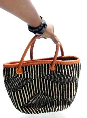 Womens Sisal Basket with eather wallet image 2