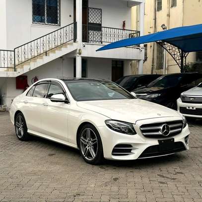 Mercedes Benz E350 white ♥️ AmG image 3
