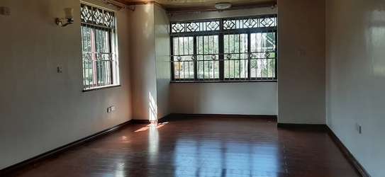 5 Bed Townhouse with En Suite in Lower Kabete image 4
