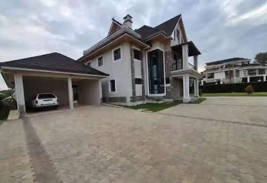 5 Bed Townhouse with En Suite in Runda image 2