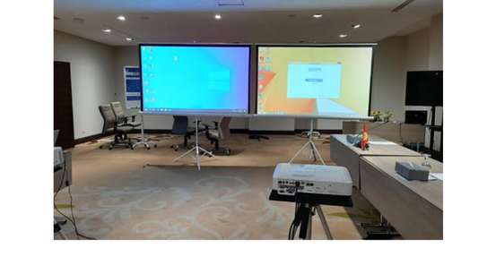 PROJECTORS AND PROJECTION SCREENS FOR HIRE image 2
