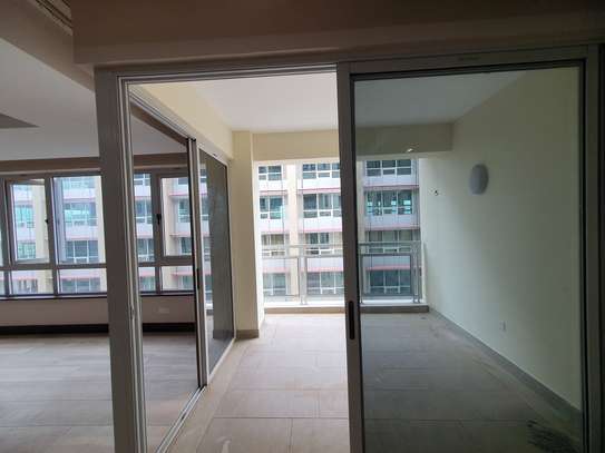 3 Bed Apartment with En Suite in Parklands image 15