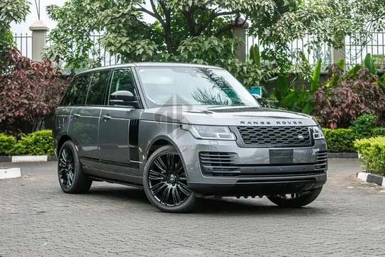 2019 Range Rover Vogue image 1