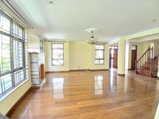 5 Bed Townhouse with En Suite at Lavington image 3