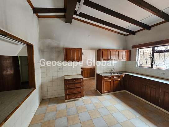5 Bed House with En Suite in Muthaiga image 30
