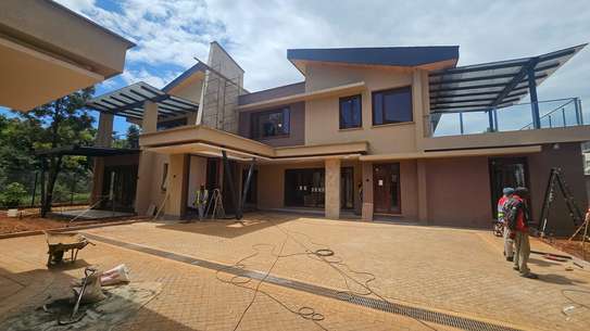 5 Bed Townhouse with En Suite in Runda image 14