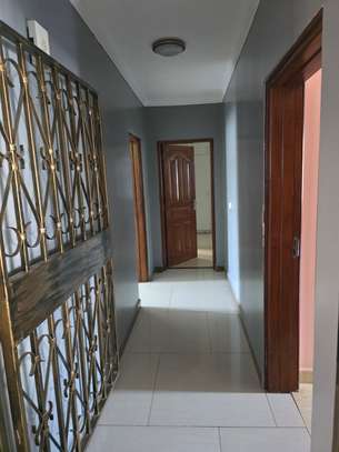 3 Bed Apartment with Lift in Parklands image 10