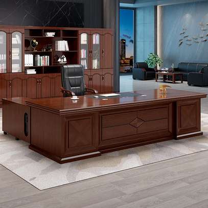 Office Desk: Maximum Composure Executive Office Desk image 2