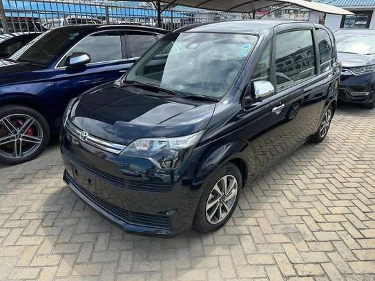 Toyota spade 2018 black image 1