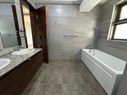 4 Bed Apartment with En Suite at Kilimani image 8