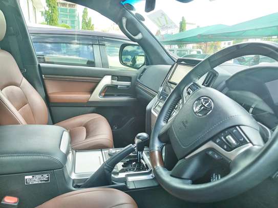 Toyota land cruiser ZX 2016 image 2