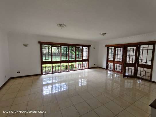4 Bed House with En Suite at Lavington Green image 36
