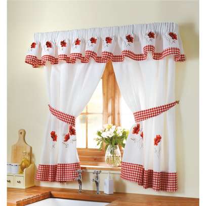 Beautiful curtains for your kitchen image 1