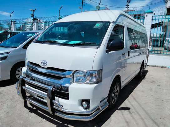 TOYOTA COMMUTER 18 SEATER image 9