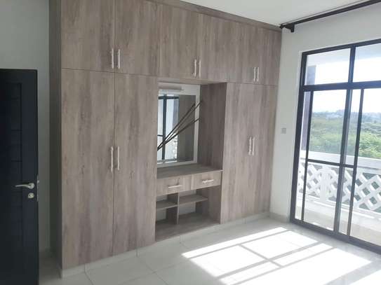 Serviced 3 Bed Apartment with Swimming Pool at Mombasa Beach image 7