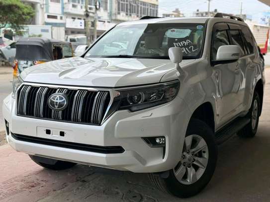 TOYOTA LANDCRUISER PRADO TX.L 2019MODEL SUNROOF PETROL image 4